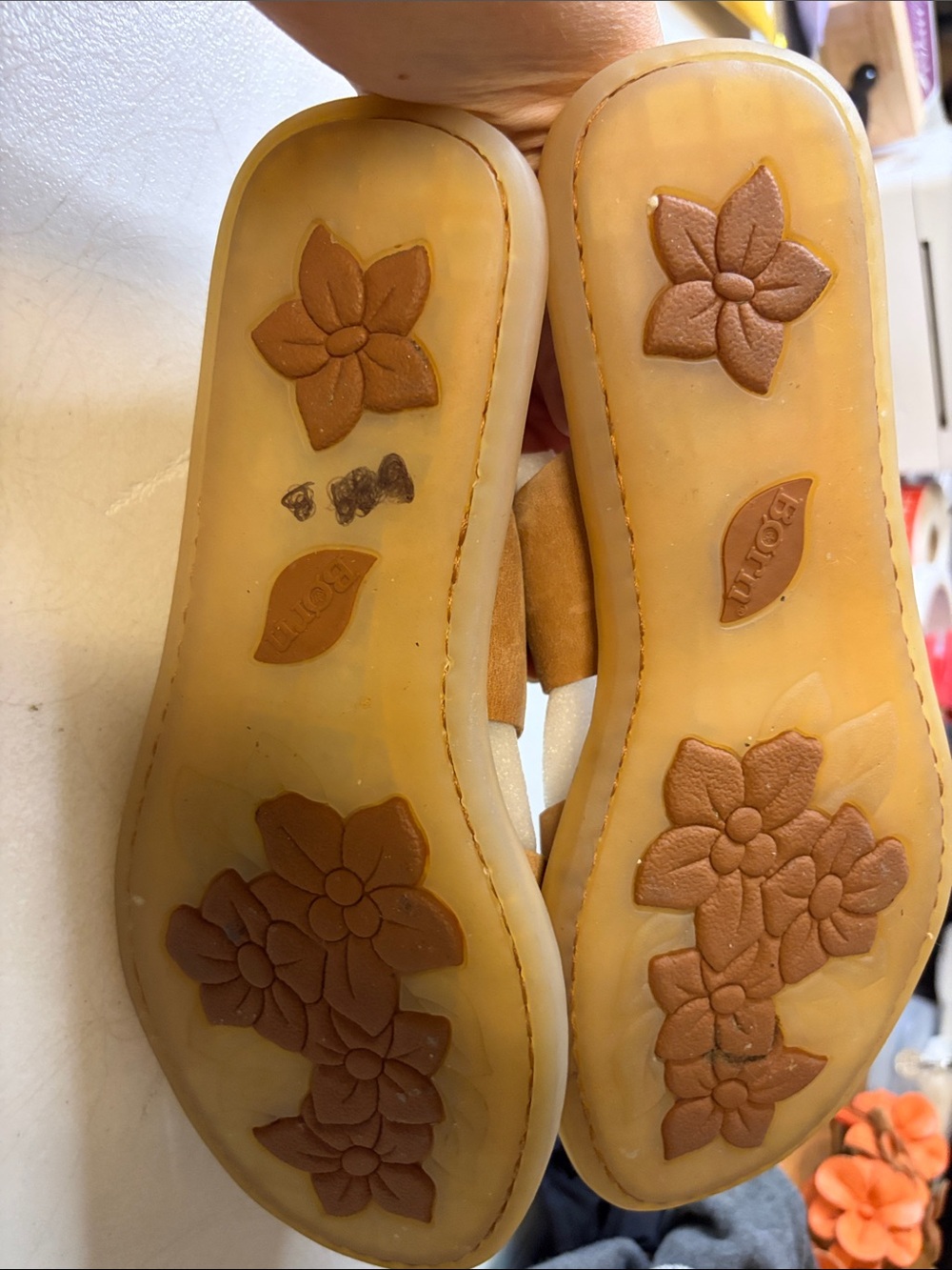 Børn Gold Buckle Leather Sandals | EUC | Sz 7 - Picture 6 of 7